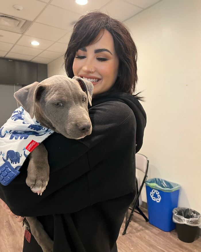 Demi Lovato - Circus-Like Flexibility