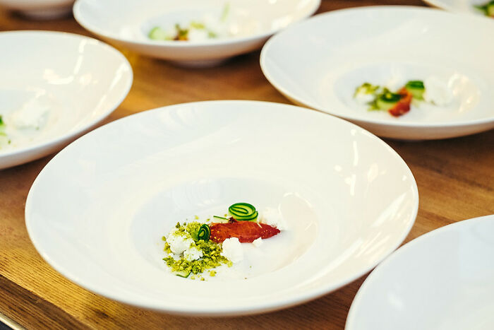 30 Restaurant Red Flags That Chefs Say You Shouldn't Ignore