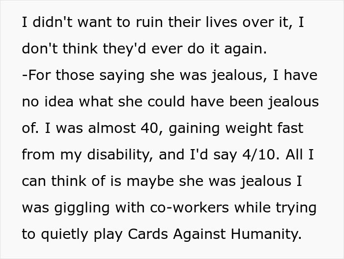 "Karen Complains To HR About My Body, I Uno-Reverse Her Complaint, [And Now] Everyone Hates Her"