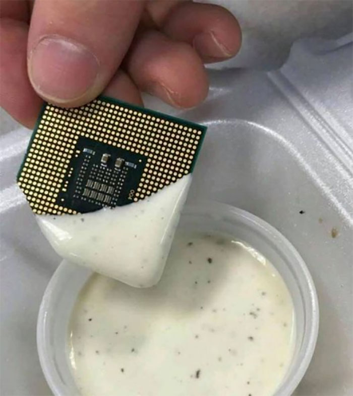 This Group Is All About Sharing "Cursed Images", And Here's 34 Of The Most Bizarre Ones