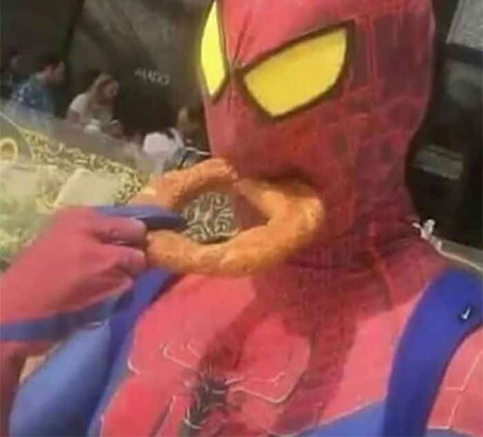 This Group Is All About Sharing "Cursed Images", And Here's 34 Of The Most Bizarre Ones