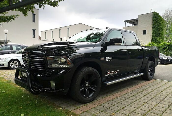 Someone Asks "What Is Your 'Never Again' Brand, Item, Store, Or Restaurant?" And 45 People Don't Hold Back