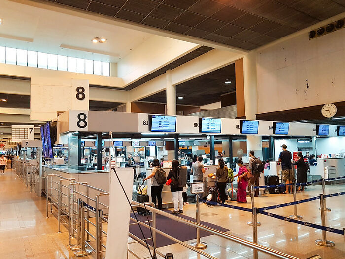 30 Airport Hacks And Tips To Make Your Flight As Effortless As Possible