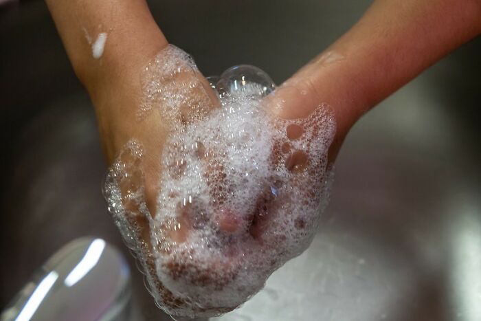 30 Decisions People Made During The Pandemic That, In Hindsight, Bit Them In The Butt, As Pointed Out In This Viral Thread