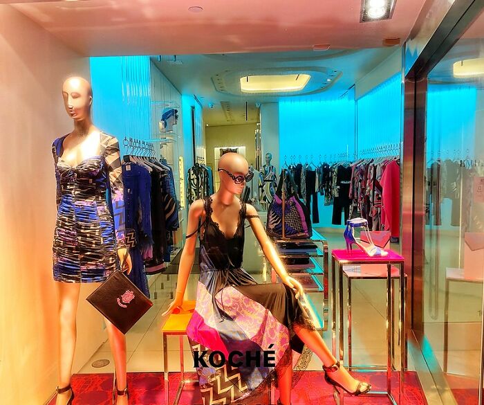 “What Screams Insecurity But Most People Don’t Realize It?” (30 Answers)