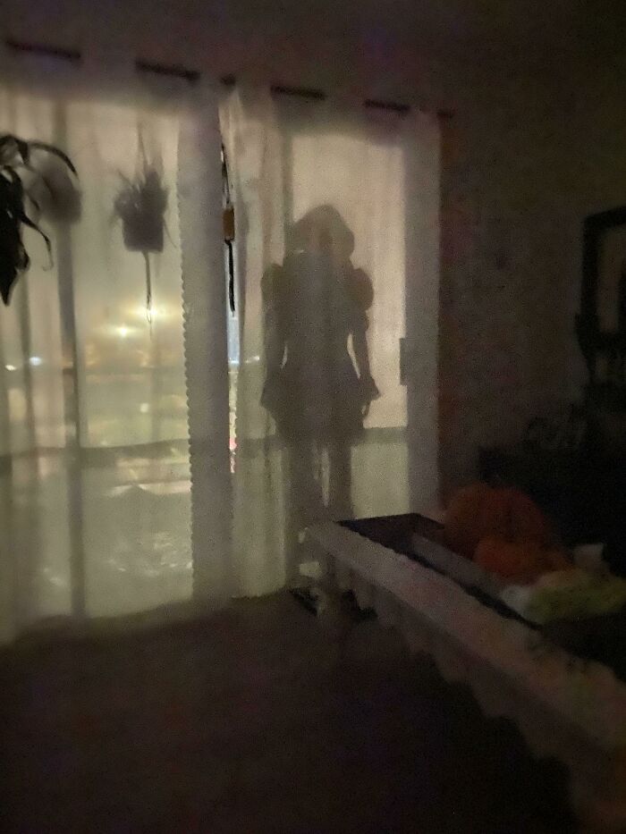 Well I Went To Feed My Child To Sleep And Forgot I Put This On The Door Earlier It’s A Pennywise Sticker And Looked Over In The Pitch Dark And Jumped