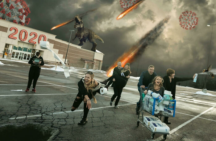 When 2020 Gets A Hold Of Your Family Christmas Card