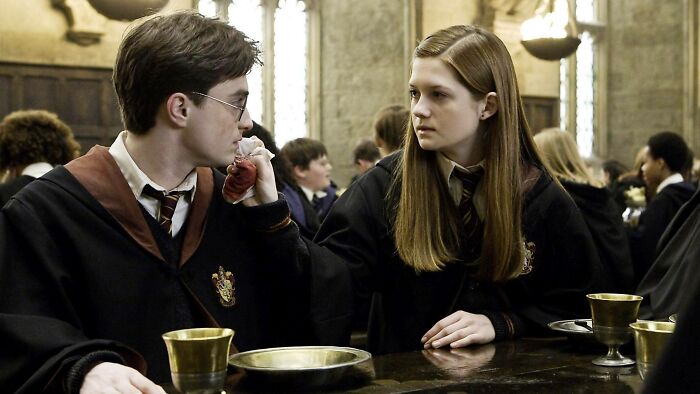  Daniel Radcliffe And Bonnie Wright (Harry Potter)