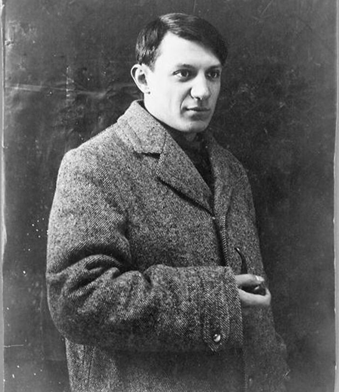 Black and white portrait of a man wearing a thick coat, illustrating curious facts related to art classes.