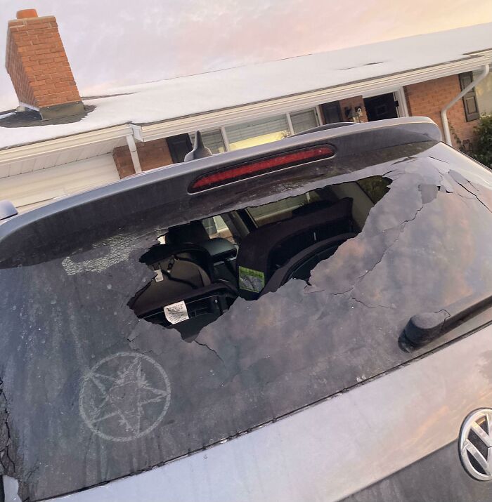  Was At A Stoplight At An Underpass And Suddenly My Back Window Shattered. There Goes My Kids' Christmas Money