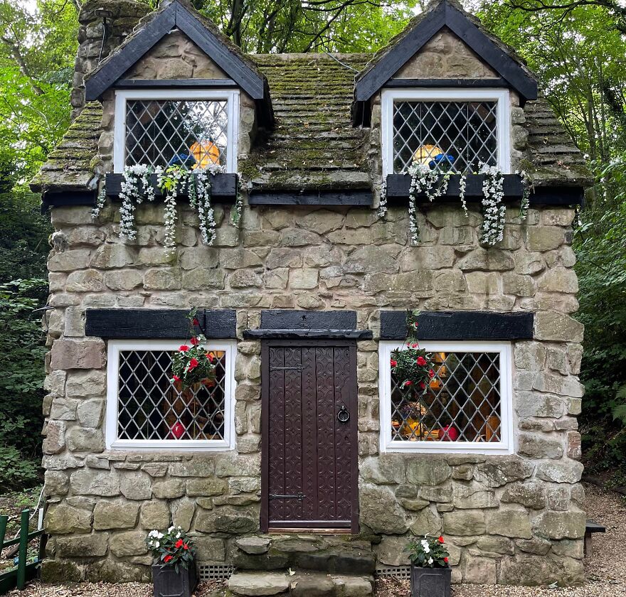 Cottage In The Woods