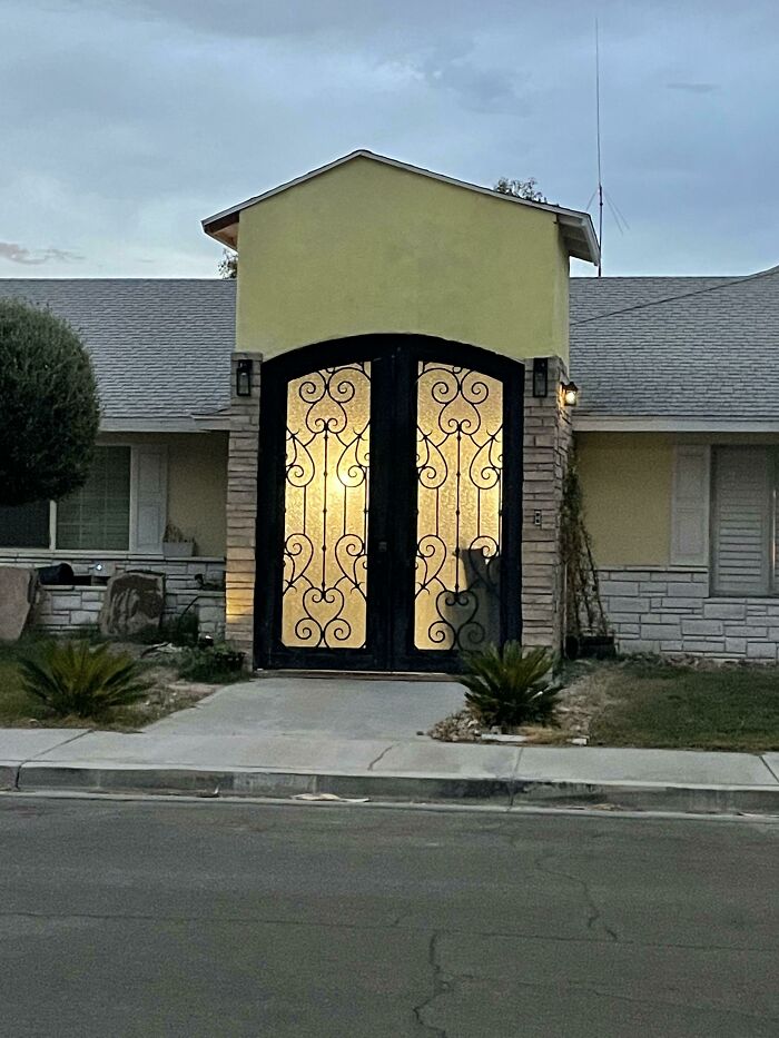 Me Neighbors Added A… Foyer? Entry Way? To Their Home And, Well…