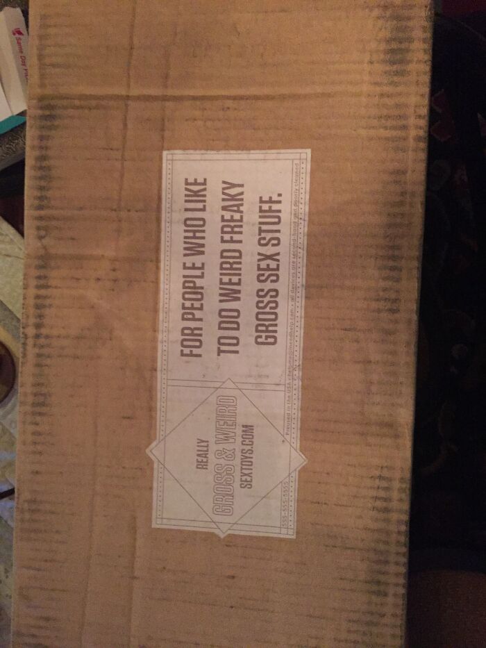 How My Graphic Designer Sister Likes To Send My Christmas Presents