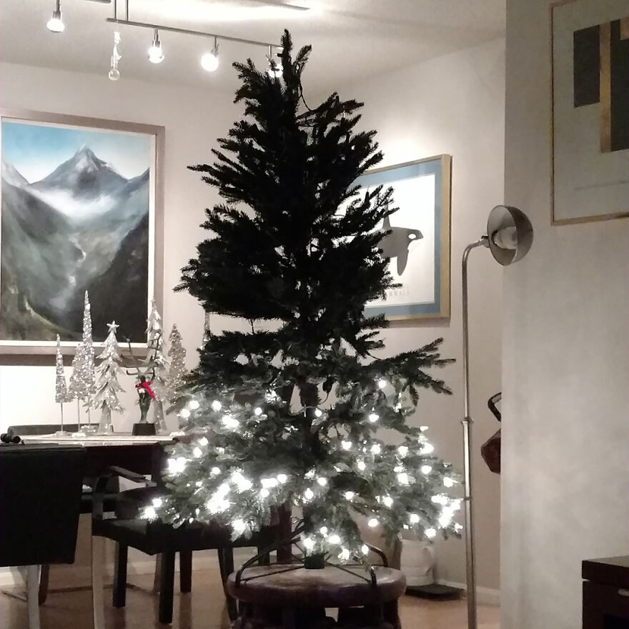12 Christmas Trees You Wouldn&rsquo;t Want To Have In Your House