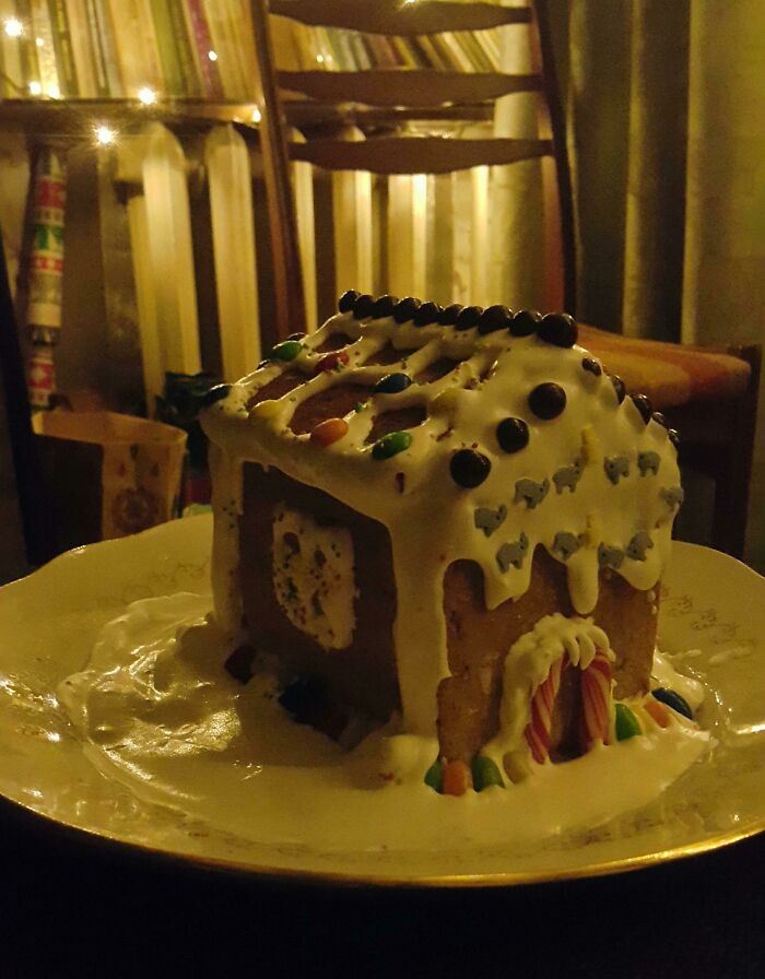 Christmas Has Passed, I Still Can't Get This Piece Of Shit Off The Plate, Because Of The Construction Grade Icing