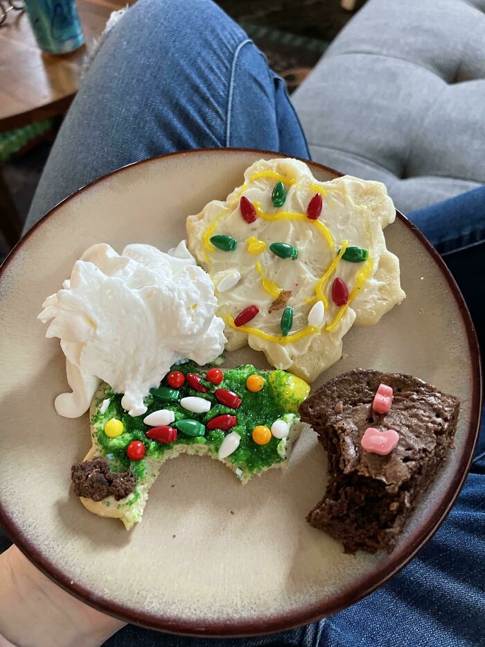 You Already Know What's Going On Here. Old School Xmas Desserts Are A Total Thing