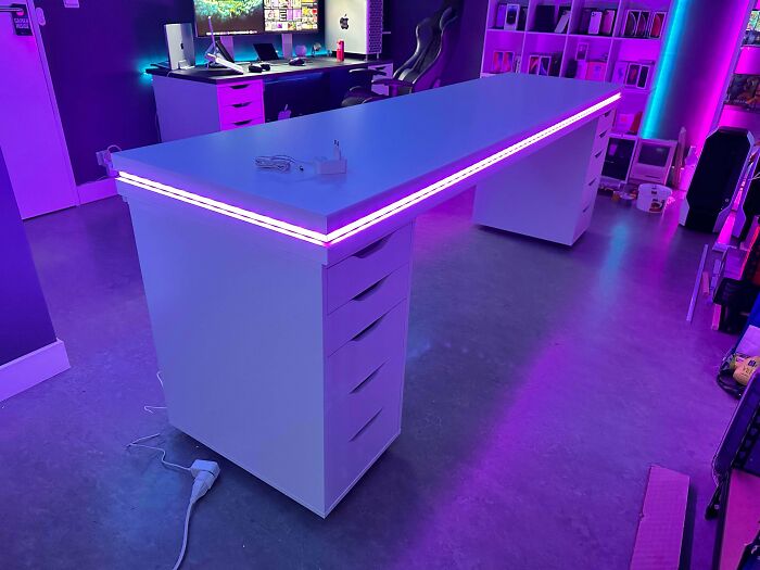 Alex Drawers + 2x Säljan Countertop Desk W/ Leds Between Them