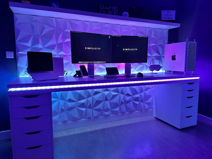 Desk Update As Promised! I Still Have Alot To Do But I Am Waiting On My Stuff To Come In. I’m Liking It So Far!