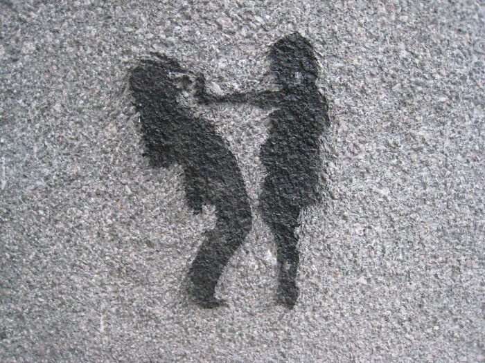 30 Subtle Signs That Reveal Someone Had A Rough Childhood, According To Folks In This Online Community