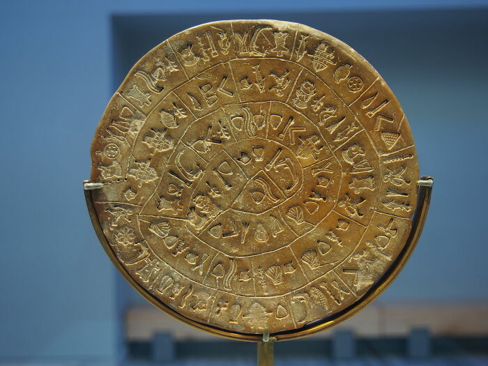 Phaistos Disc (1850 BC – 1400 BC)