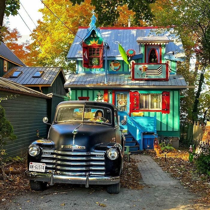 In Grimsby Where The Little Cottages Did Not Disappoint