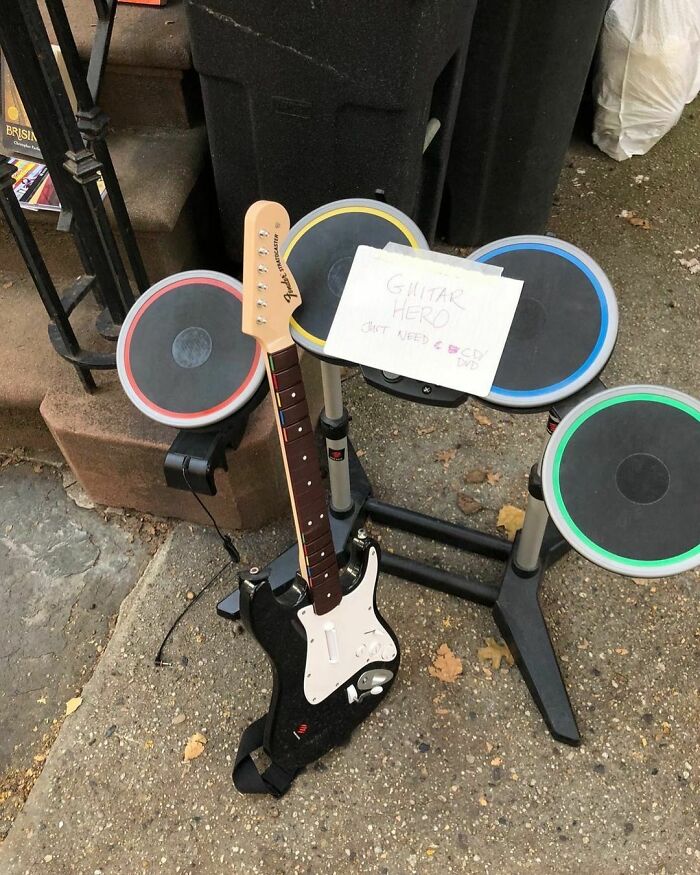 @travisbarker Eat Your Heart Out. Guitar Hero