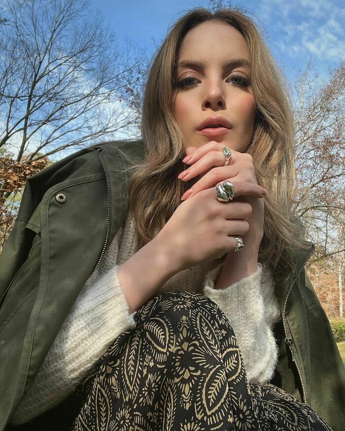 Elizabeth Gillies (29)