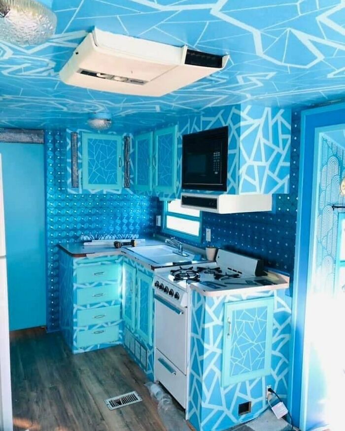 I’m Getting Under The Sea But Make It As An Acid Trip