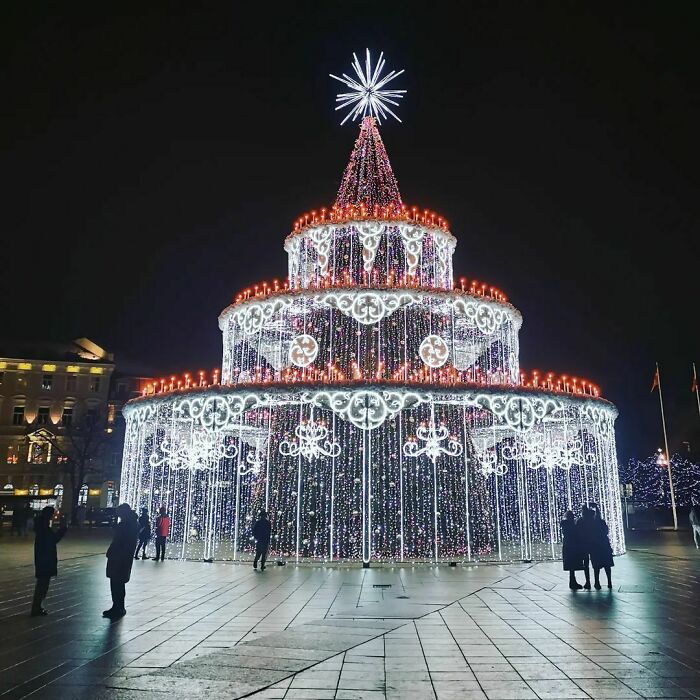 Love It Or Hate It - Vilnius Christmas Tree Is Here To Stay