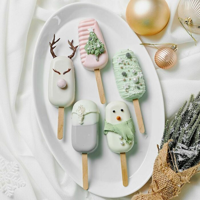 Christmas Themed Cakesicles
