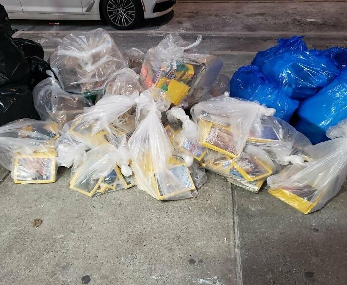 Los amantes de Nat Geo, ¡a disfrutar! Más de 600 revistas en la calle 26, entre la 6° y Broadway. Hay ediciones desde la década de los 70 hasta la actualidad 