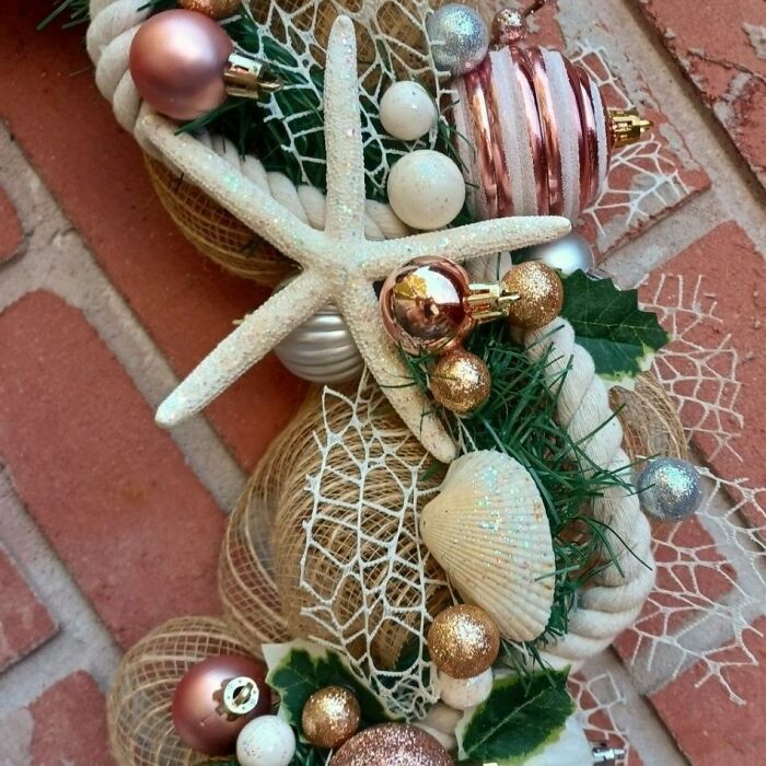 Beachy Christmas Wreath