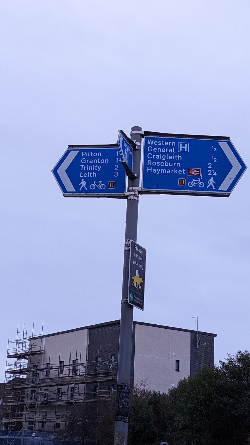 Pov : You Live In Edinburgh