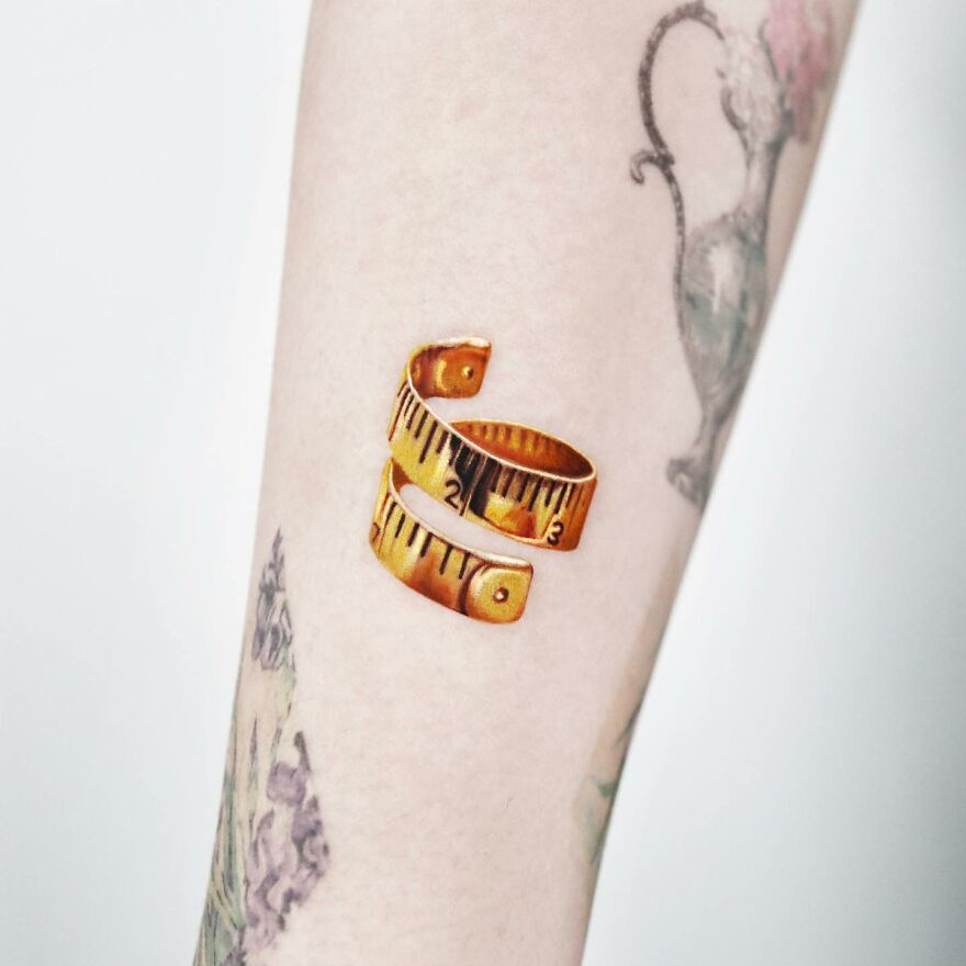 Tattoo Artist Adds Gold To His Tattoos Making Them Incredible