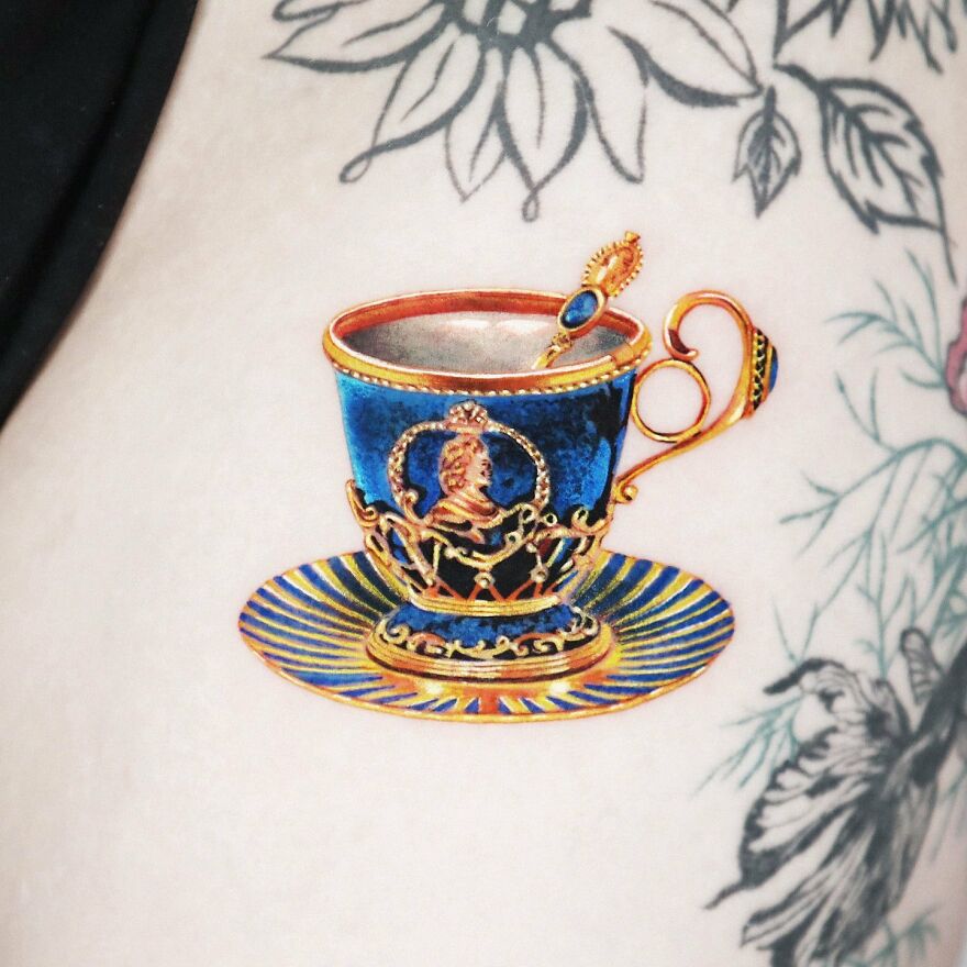 Tattoo Artist Adds Gold To His Tattoos Making Them Incredible