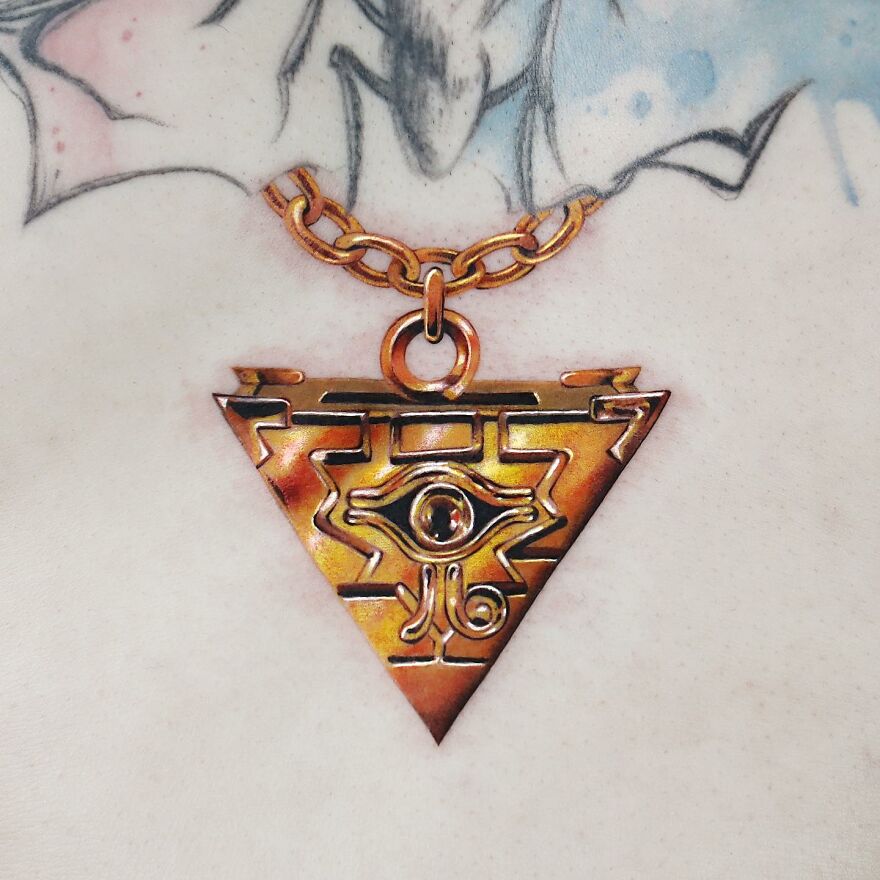 Tattoo Artist Adds Gold To His Tattoos Making Them Incredible