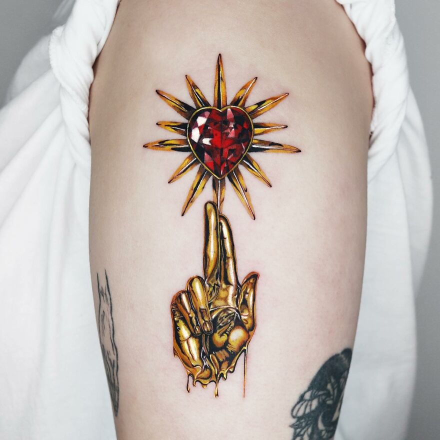 Tattoo Artist Adds Gold To His Tattoos Making Them Incredible