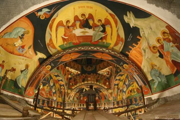 This Artist Paints Amazing Monumental Frescos All By Himself (21 Pics)