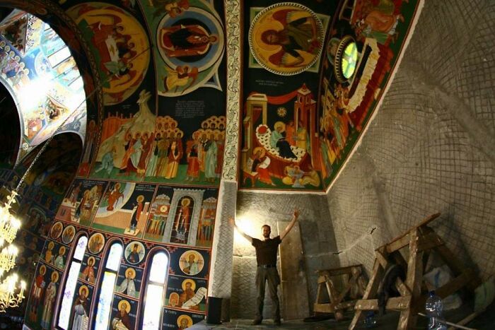 This Artist Paints Amazing Monumental Frescos All By Himself (21 Pics)