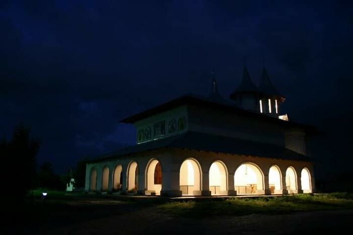 This Artist Paints Amazing Monumental Frescos All By Himself (21 Pics)