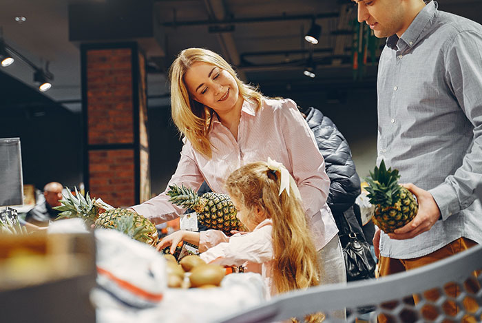 31 Inconsiderate And Disgusting Things People Have No Reason To Do In Public, Yet They Do