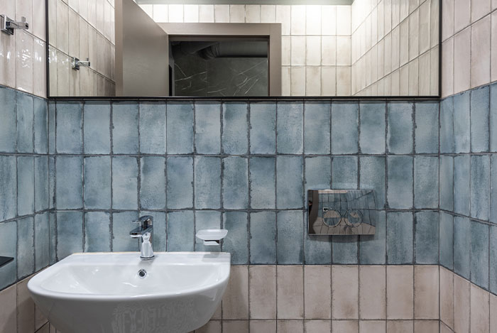 31 Inconsiderate And Disgusting Things People Have No Reason To Do In Public, Yet They Do