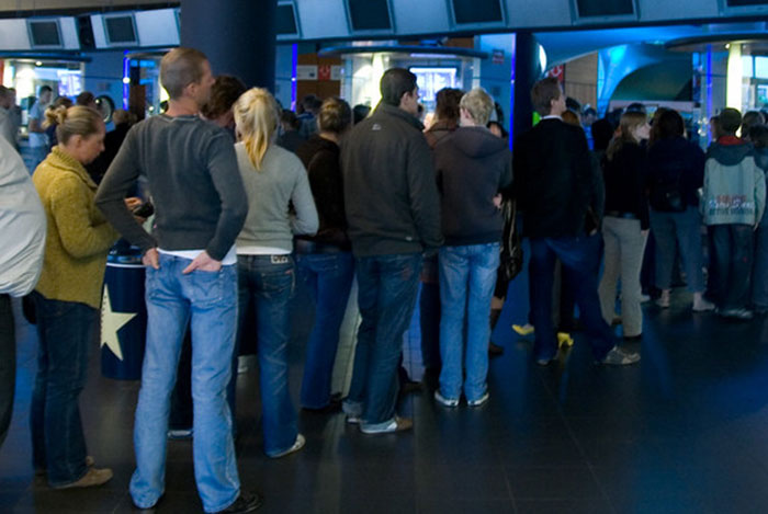 31 Inconsiderate And Disgusting Things People Have No Reason To Do In Public, Yet They Do