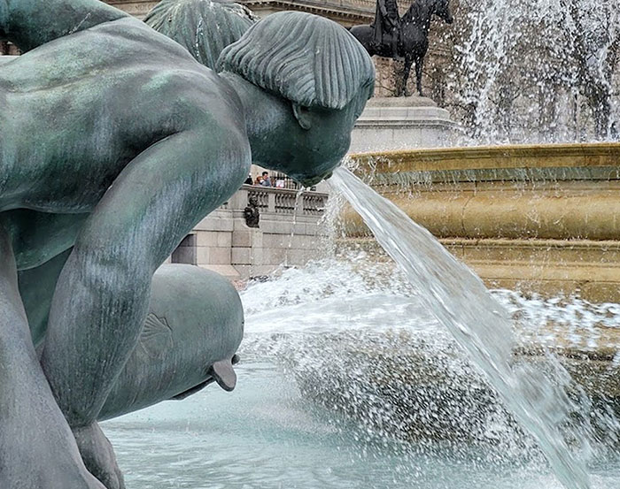 31 Inconsiderate And Disgusting Things People Have No Reason To Do In Public, Yet They Do