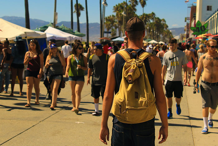 31 Inconsiderate And Disgusting Things People Have No Reason To Do In Public, Yet They Do