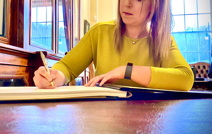 25 Famous Authors Share Their Worst Moments After This New Author Opened Up About How Only 2 People Showed Up To Her Book Signing