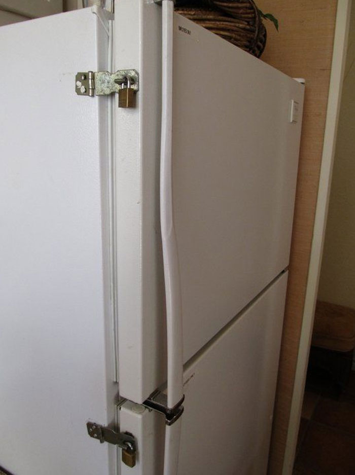 "I Thought It Was Normal For Too Long": 30 Weird And Disturbing Rules Parents Had Their Children Follow