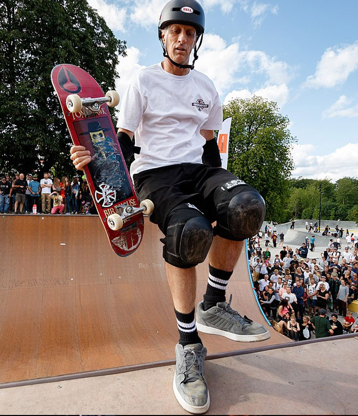 People Are Sharing Unproblematic Celebs That Seem To Be Adored By All (38 Answers)