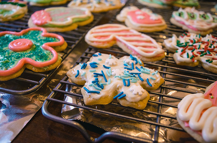 Wife Challenges Her Husband To Give Her Cookie-Baking Tradition A Try, He Ends Up Upstaging Her, Family Drama Ensues Wife Challenges Her Husband To Give Her Cookie-Baking Tradition A Try, He Ends Up Upstaging Her, Family Drama Ensues