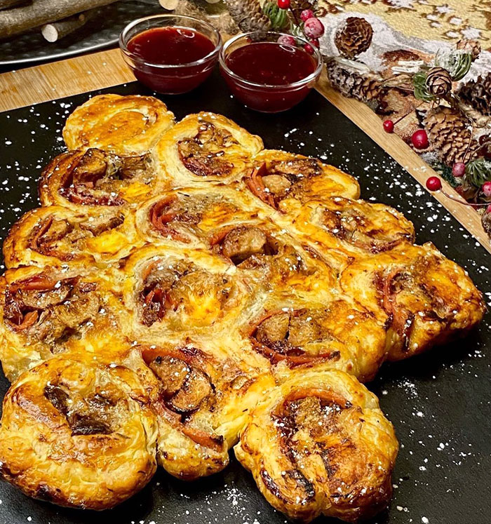 Tear And Share Christmas Tree Dish